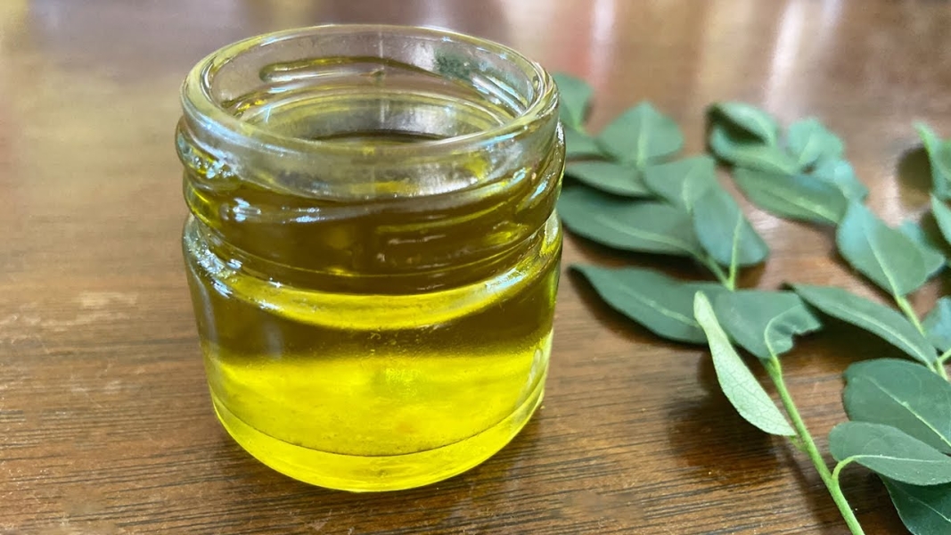 Curry Leaf Oil
