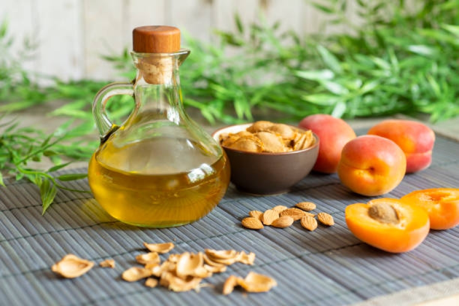 Peach kernel oil