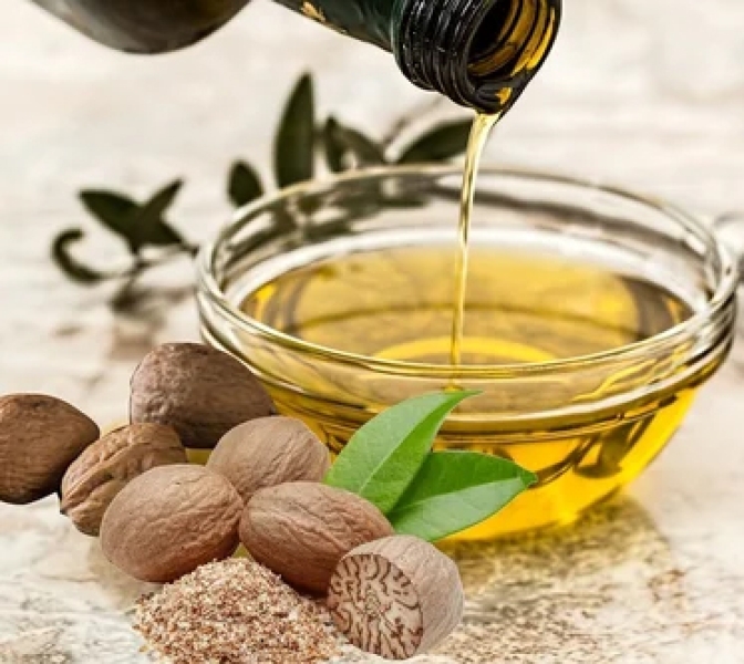 Nutmeg Oil Extract